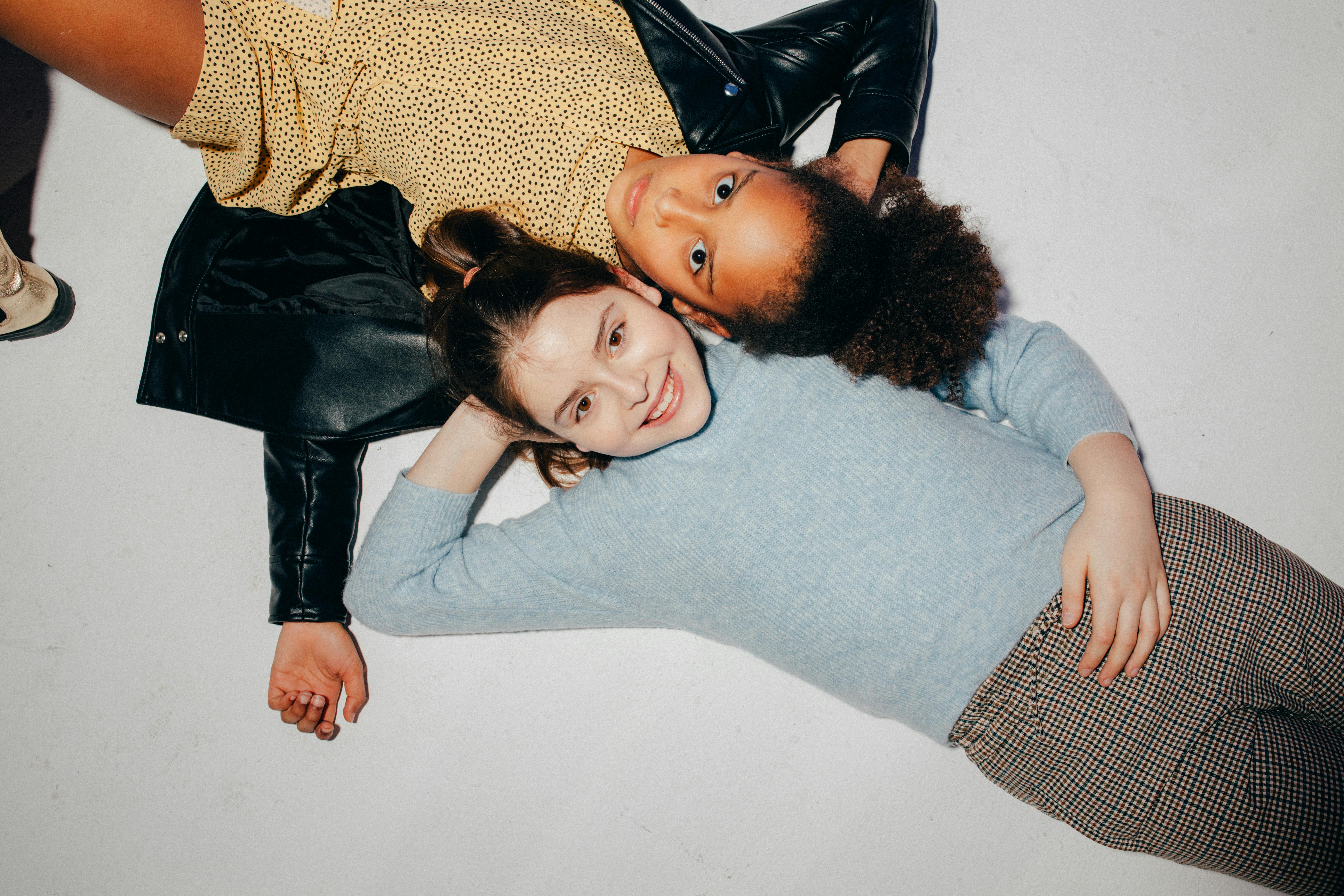 灯塔回廊海报图